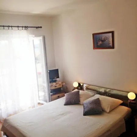 Apartament Eugen Pedisic *