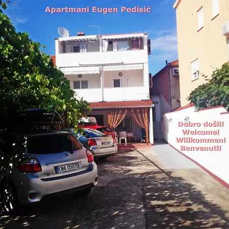 Eugen Pedisic Apartament *