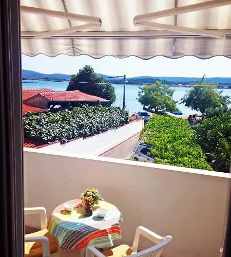 Eugen Pedisic 아파트 투라니