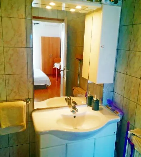 Eugen Pedisic 아파트 투라니